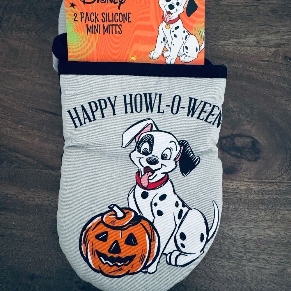 Disney 101 Dalmatians Happy Howl-O-Ween Halloween Kitchen Oven Mitts